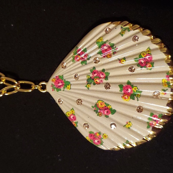 NWT Betsey Johnson Floral Print Shell Necklace - Picture 3 of 4